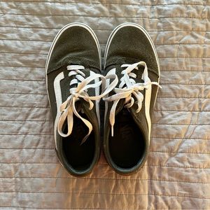 Olive Green Vans • Old Skool